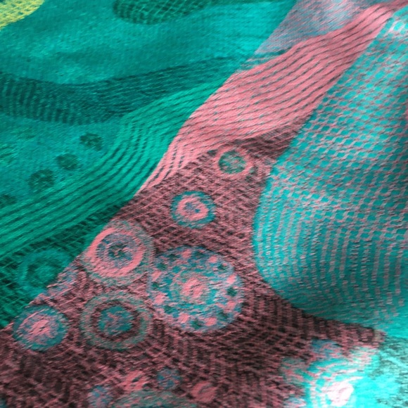 New in plastic pashmina. - Picture 3 of 6